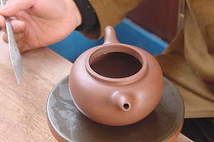 Pottery city of Yixing (China) - Making of a teapot